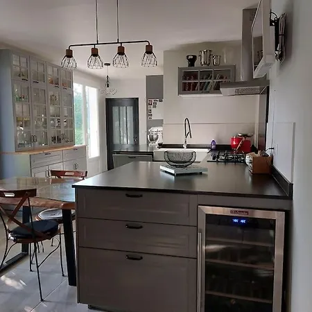 Villa De Charme Avec Piscine *